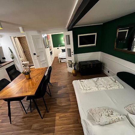 Db Interiors Apartment Split Exterior photo