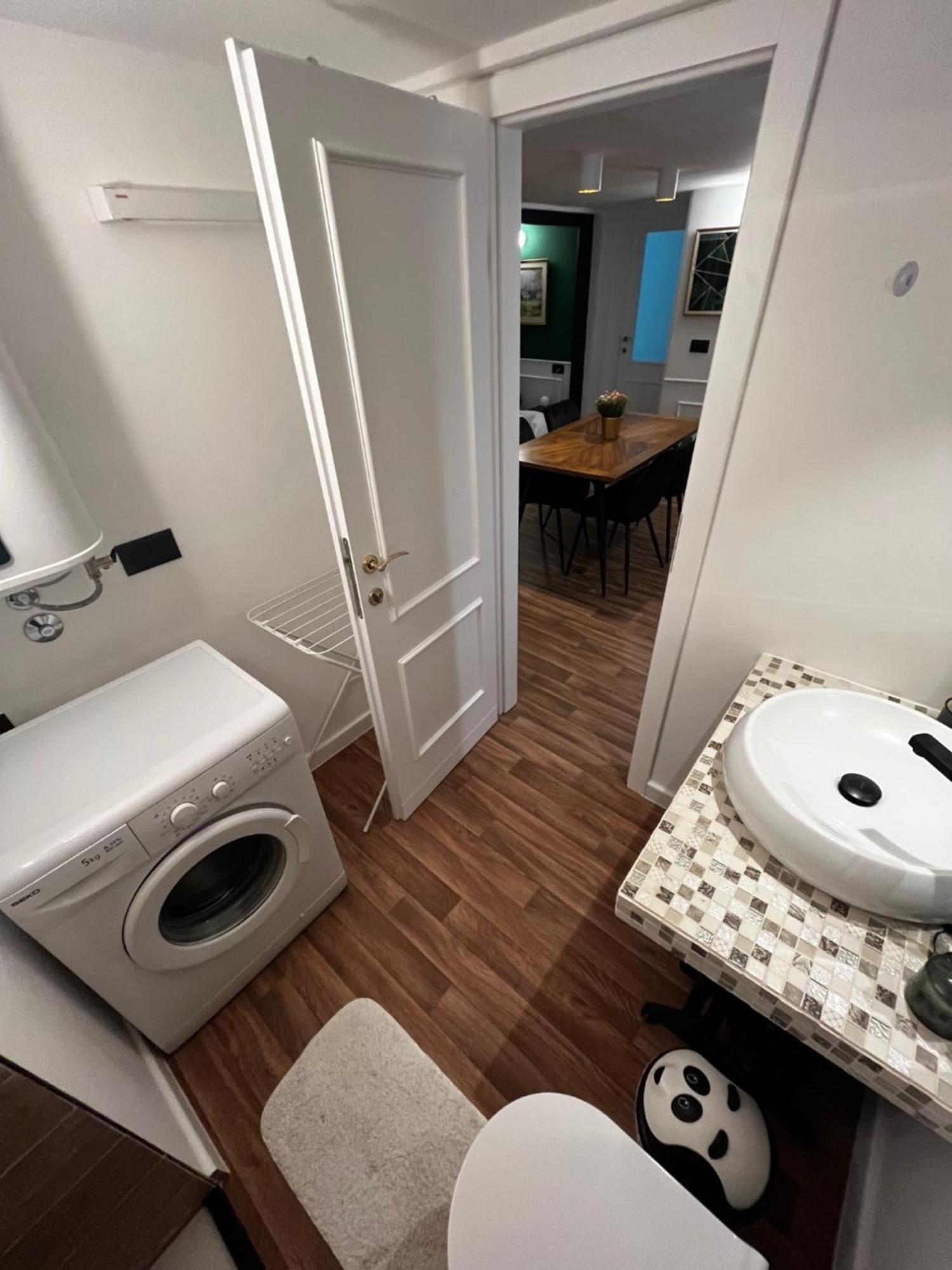 Db Interiors Apartment Split Exterior photo
