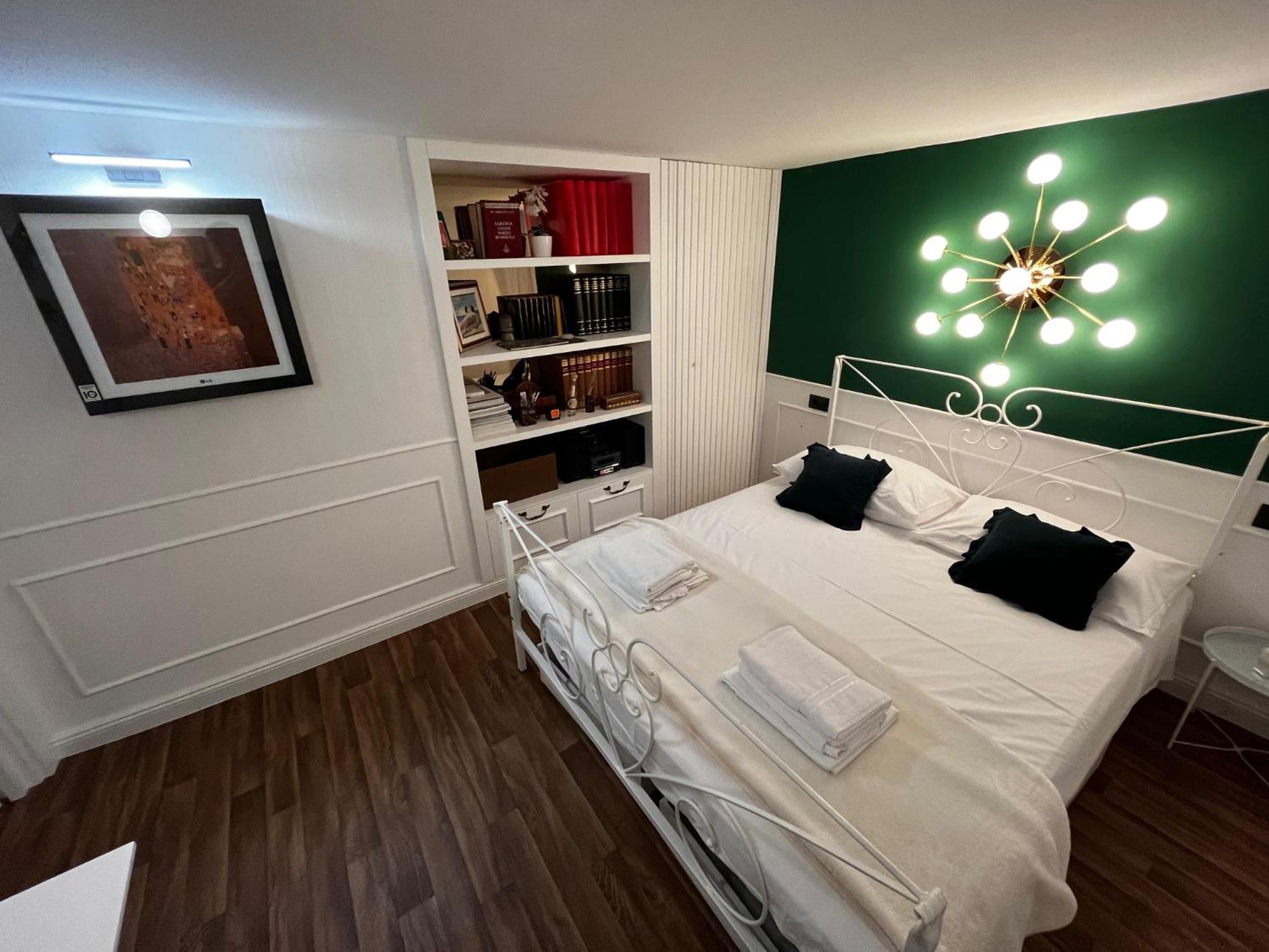 Db Interiors Apartment Split Exterior photo